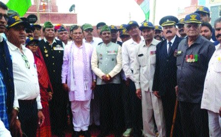 शहीद दिवस पर निकाली निवाई में तिरंगा यात्रा