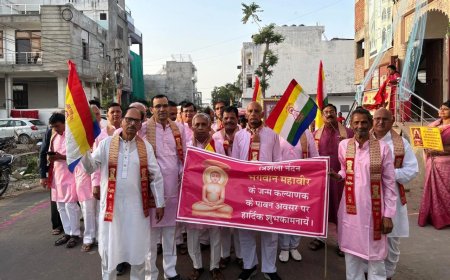 श्रद्धालुओं ने भक्तिमय वातावरण में किया उत्सव का आगाज