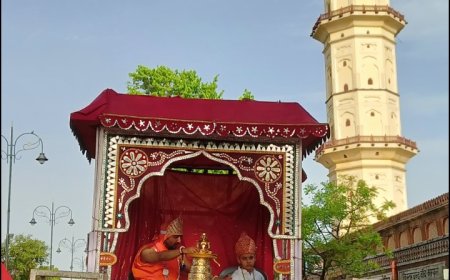 चांदी की पालकी में निकली भगवान महावीर की शोभायात्रा