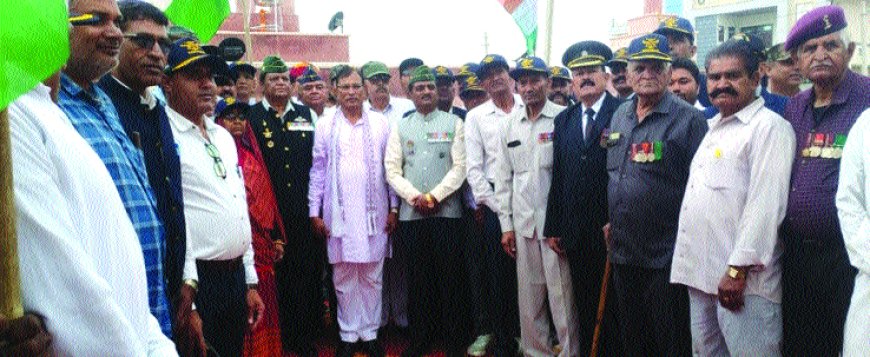 शहीद दिवस पर निकाली निवाई में तिरंगा यात्रा