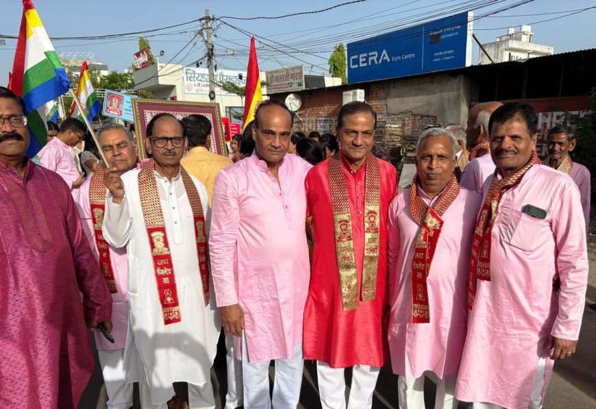 श्रद्धालुओं ने भक्तिमय वातावरण में किया उत्सव का आगाज