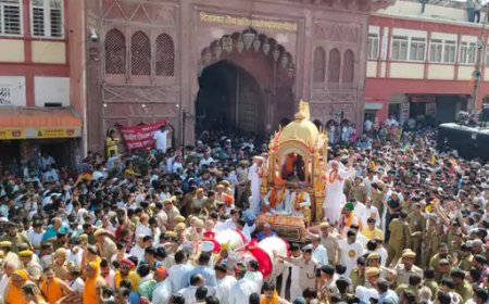 भगवान महावीर के जयकारों से गूंजा श्री महावीर जी
