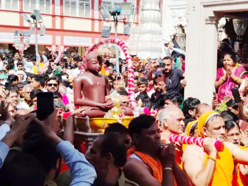 भगवान महावीर के जयकारों से गूंजा श्री महावीर जी