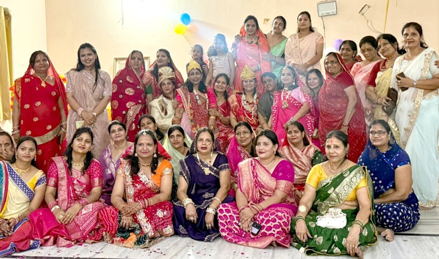 महावीर जन्मोत्सव पर भगवान को पालना झूलाया,