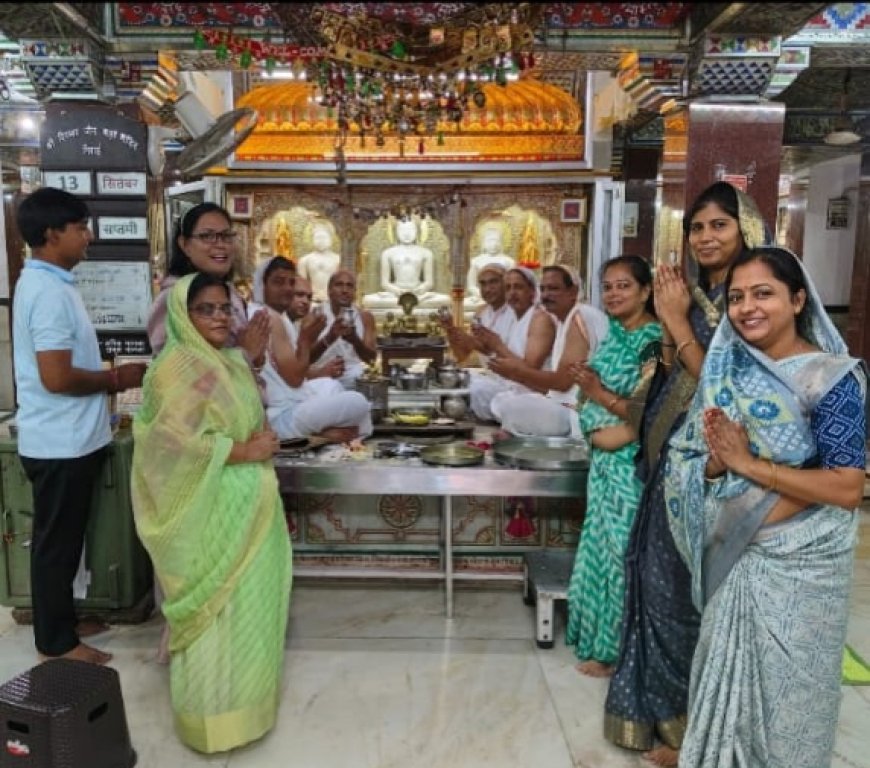 अक्षय तृतीया महोत्सव पर श्रद्धालुओं ने राजा श्रेयांस की तर्ज पर दिया आहार दान