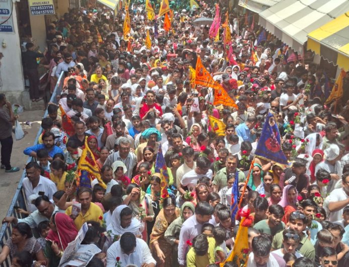 बाबा श्याम के दरबार में उमड़ा आस्था का सैलाब