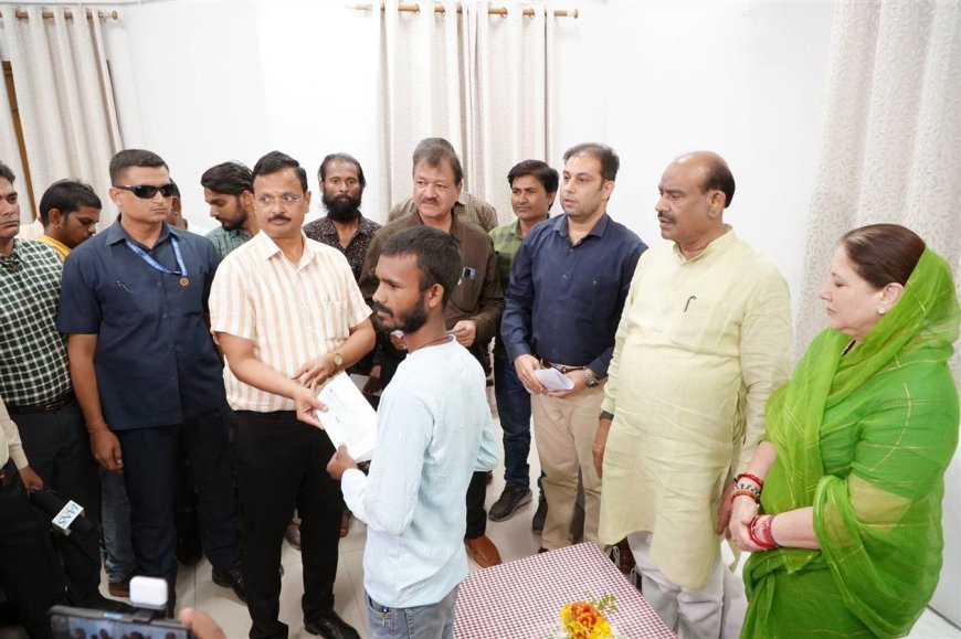 मृतक प्रसूताओं के परिवारों को मिला आर्थिक संबल
