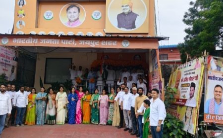 भाजपा जयपुर शहर कार्यालय में जिलाध्यक्ष अमित गोयल ने फहराया तिरंगा