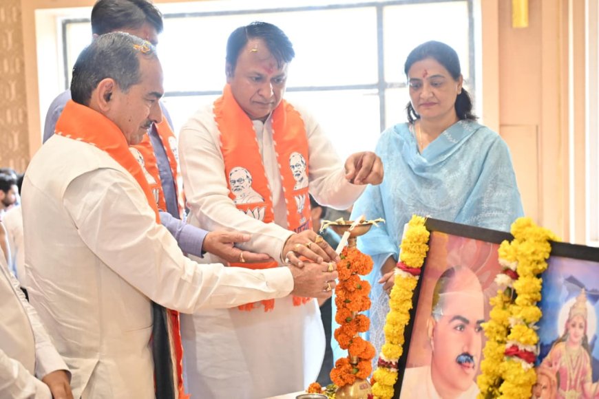 स्मृति दिवस पर जयपुर शहर भाजपा ने शहीदों और विस्थापितों को किया नमन