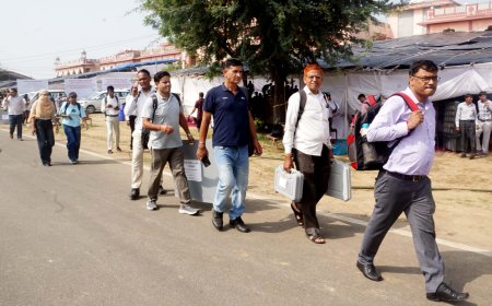 प्रथम चरण के मतदान के लिए भवानी निकेतन से मतदान दल रवाना