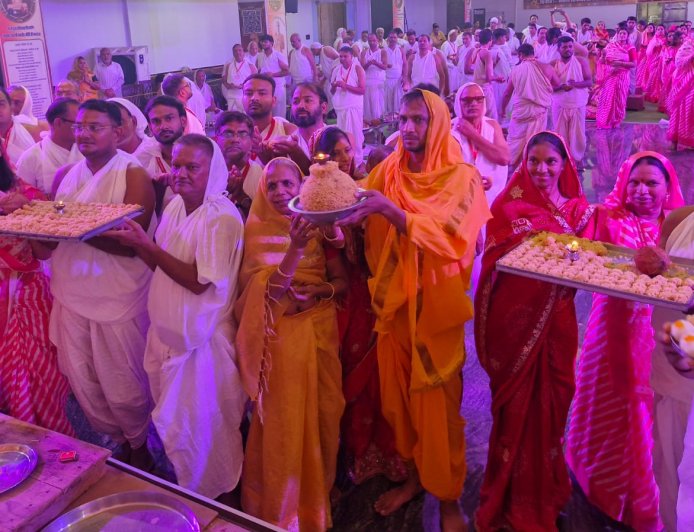 व्यक्ति जैसा भीतर से है, वैसा ही बाहर से दिखाई दे, यही सच्चा आर्जव धर्म है- आचार्य सुन्दर सागर महाराज
