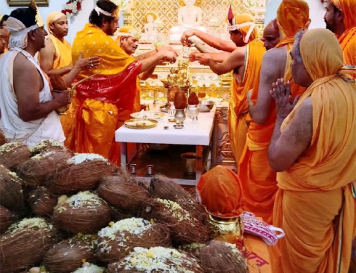 मानसरोवर के इंजीनियर्स कॉलोनी जैन मंदिर में मनाया “उत्तम आकिंचन धर्म”