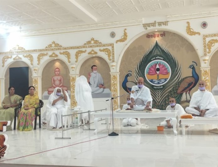 उप मुख्यमंत्री को आचार्य महाश्रमण के सानिध्य में नवाजा गया आचार्य श्री तुलसी कर्तृत्व पुरस्कार से
