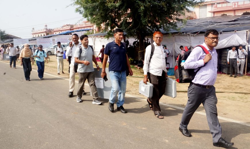 प्रथम चरण के मतदान के लिए भवानी निकेतन से मतदान दल रवाना