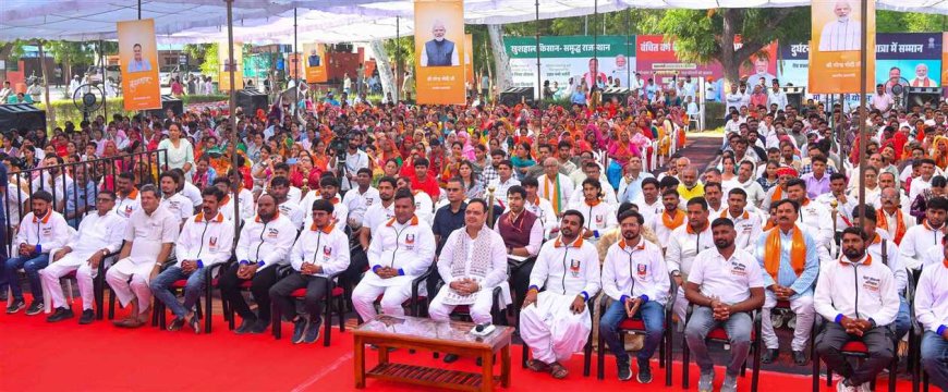 सेवा संकल्प यात्रा के प्रतिभागियों से संवाद