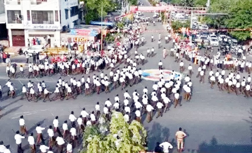 2700 स्वयं सेवकों ने किया पथ संचलन